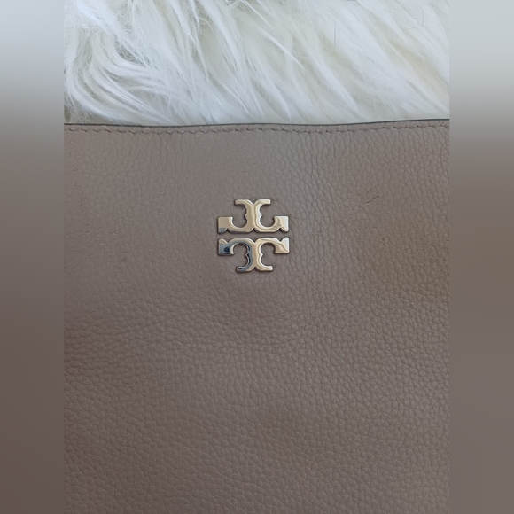 Tory Burch Gray / Taupe Shoulder Bag Purse - Picture 5 of 7